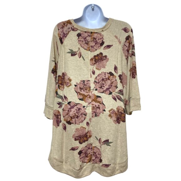NWT-Women's Size XL Pullover Top Multi-Color V-Neck Floral Design By-Maurices - Picture 4 of 4
